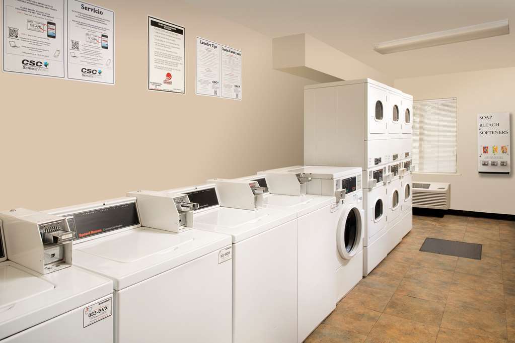 Woodspring Suites San Antonio Fort Sam Удобства фото